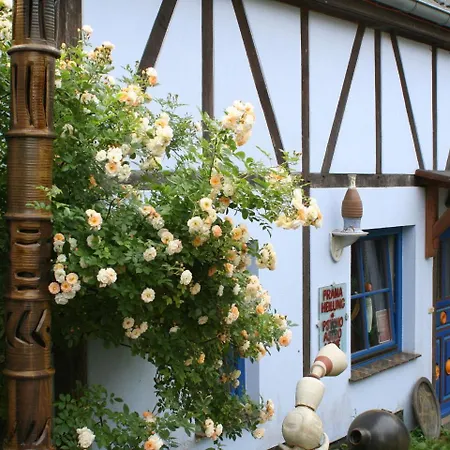 Welcoming With Naturistic Views In Restchow Apartment